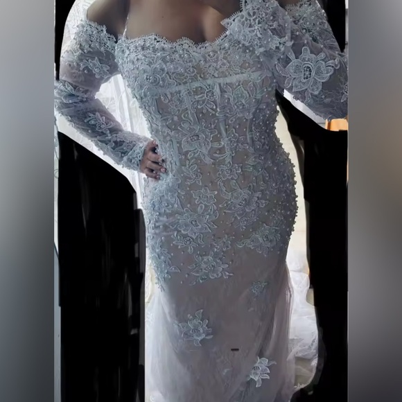 NEW $1800 Elezena Luxe White Lace Off-Shoulder Gown - Picture 4 of 6